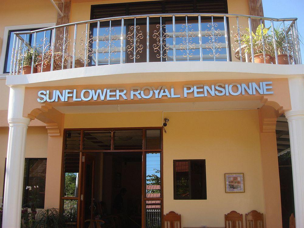 Sunflower Royal Pensionne Bed & Breakfast Puerto Princesa Exterior foto